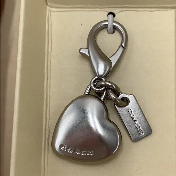 COACH Boxed Corner Zip Wristlet With Daisy Print - Picture 10 of 15